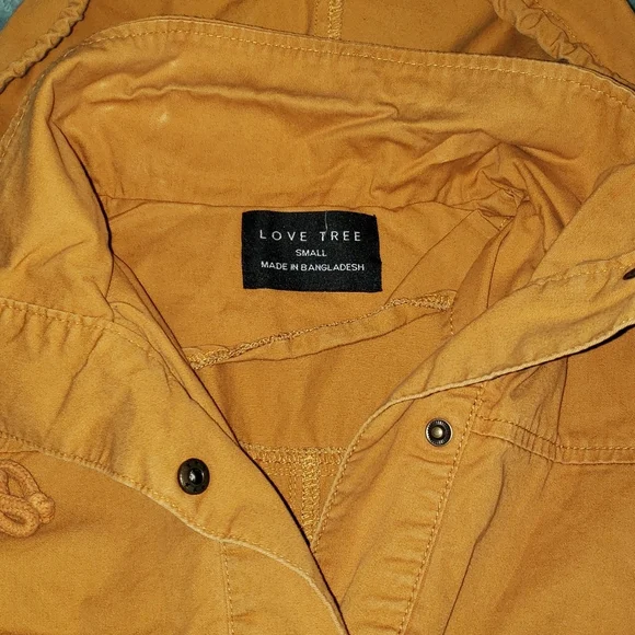 Love Tree sleeveless utility vest with hood in mustard - Picture 3 of 7